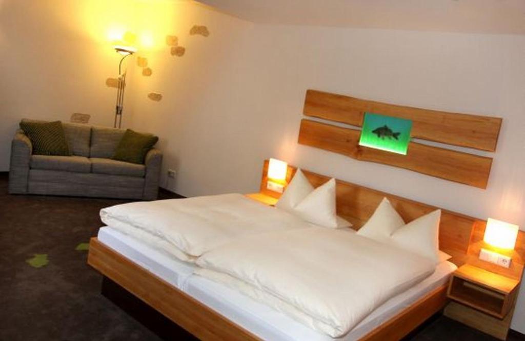 Karpfenhotel & Herrenhaus Im Gasthaus Sindel-Buckel 포이흐트방엔 객실 사진