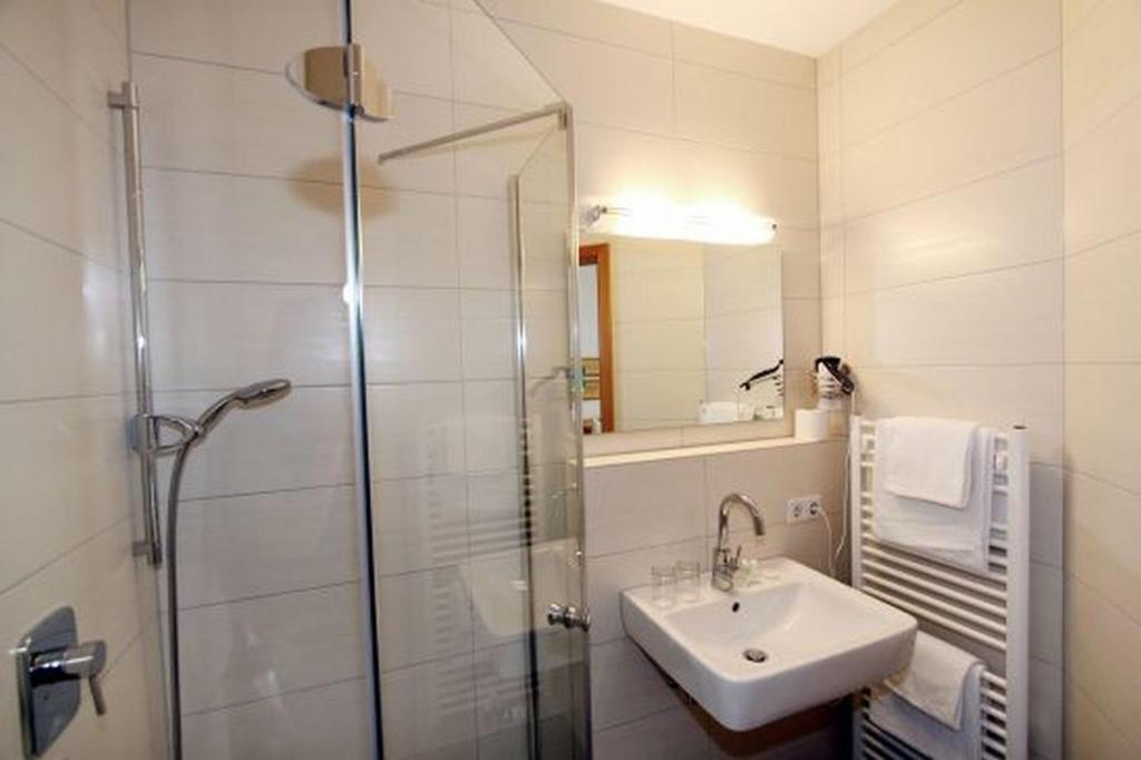 Karpfenhotel & Herrenhaus Im Gasthaus Sindel-Buckel 포이흐트방엔 객실 사진
