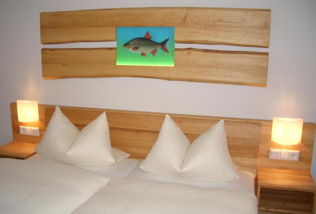 Karpfenhotel & Herrenhaus Im Gasthaus Sindel-Buckel 포이흐트방엔 외부 사진